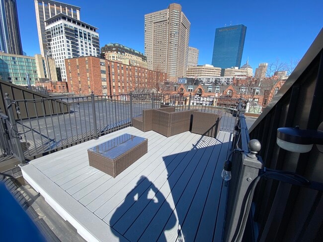 Building Photo - 21 Follen St