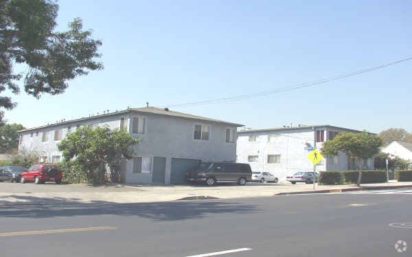 Primary Photo - 1028 Clement St