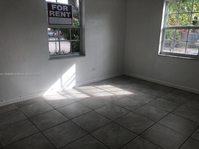 Foto del edificio - 146 NW 56th St