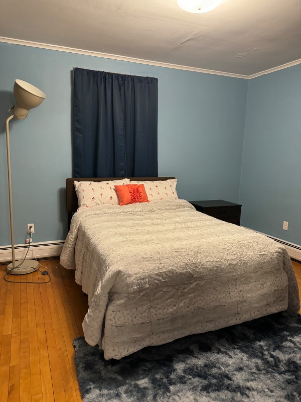 Foto principal - 124 W Broadway