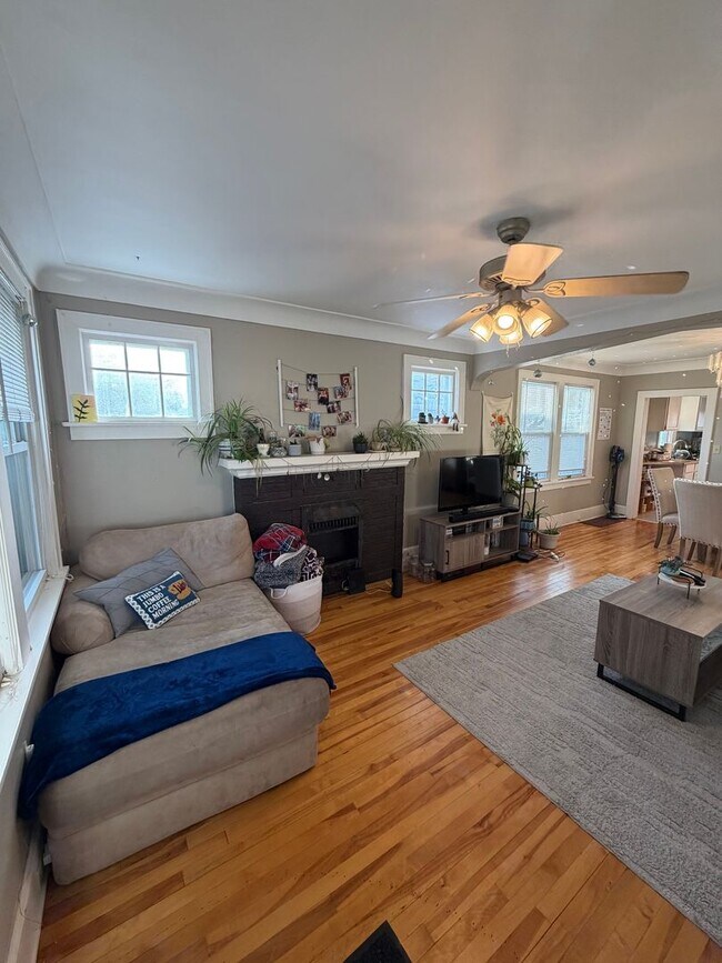 Foto del edificio - AVAILABLE JUNE - Beautiful 4 Bed 1 Bath Near UMD