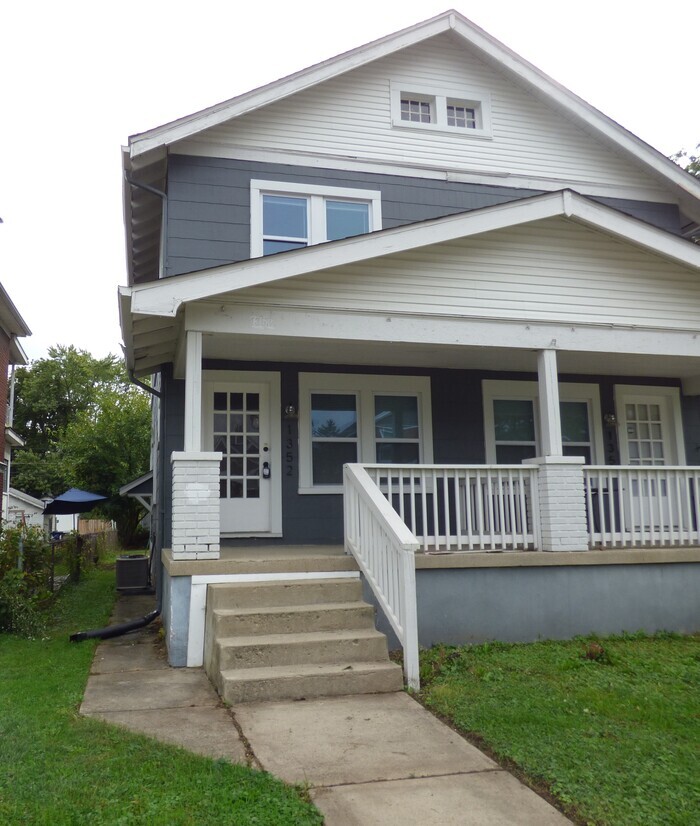 Foto principal - Beautiful 3 BR Half Double