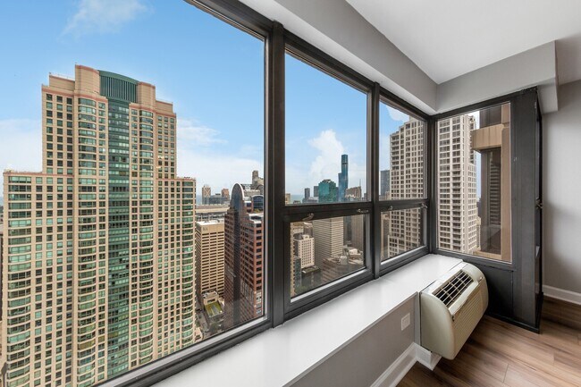 Foto del edificio - 30 E Huron St