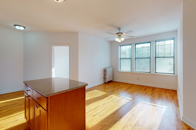 Dining/Living room - Woodlawn Court