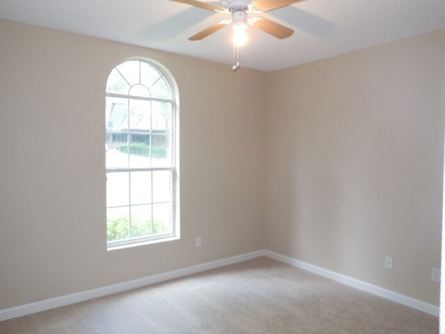 Building Photo - 3025 Thomas Rd
