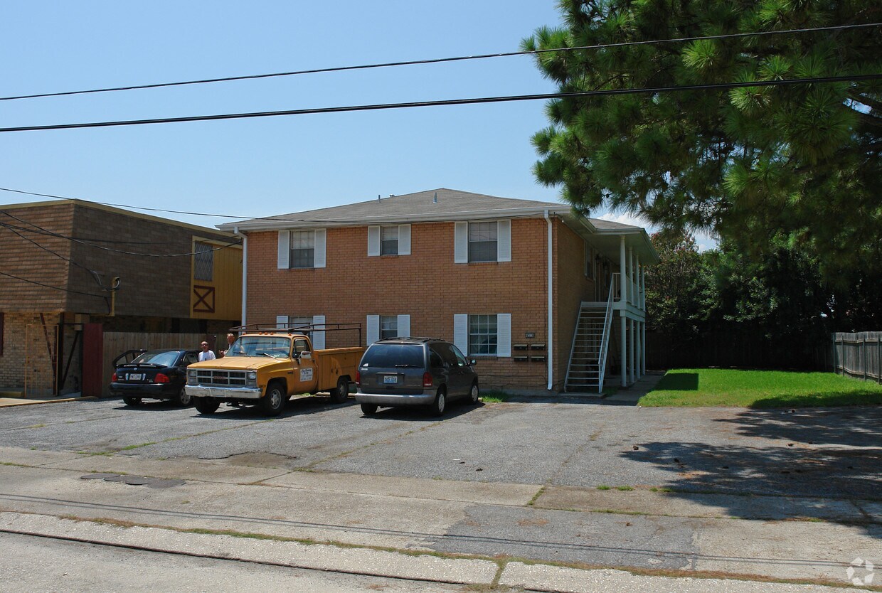 Primary Photo - 4416 Tabony St