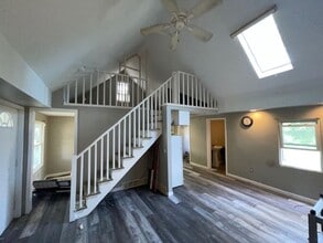 Building Photo - 133 S Elmwood Ave