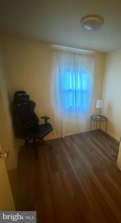 Building Photo - 119 Clamshell Rd