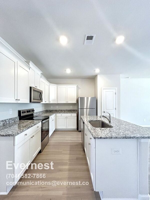 Building Photo - 2160 Willow Gln Dr