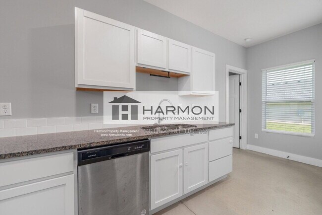 Building Photo - 2172 S Thatcher Ct