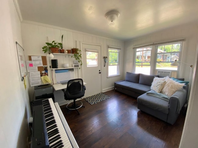 Building Photo - 1900 Gaston St Building Photo - 1900 Gaston St