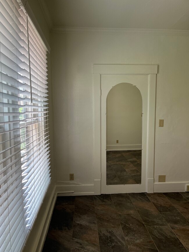 1st bedroom - 1112 N Wahsatch Ave