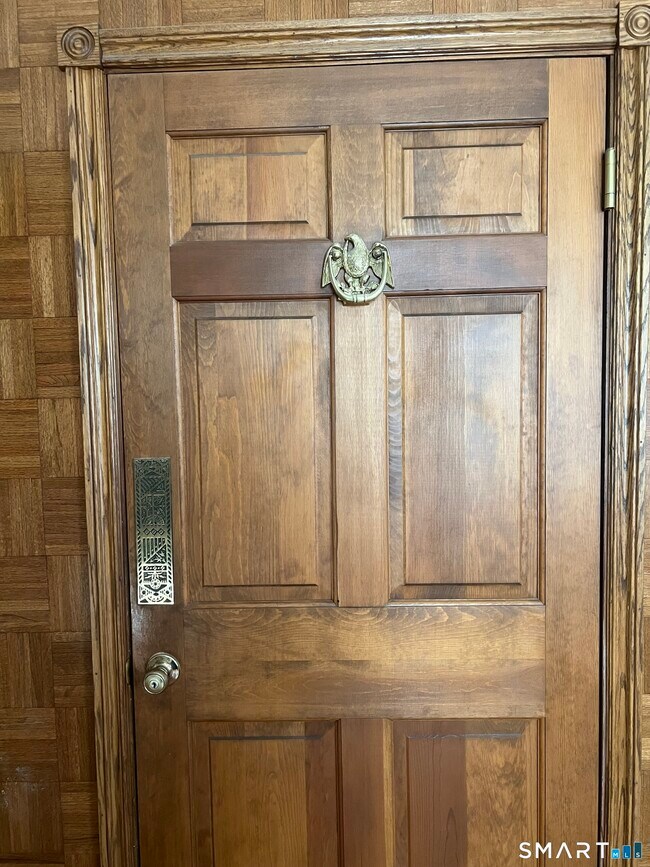 Foto del edificio - 251 Sherman Ave