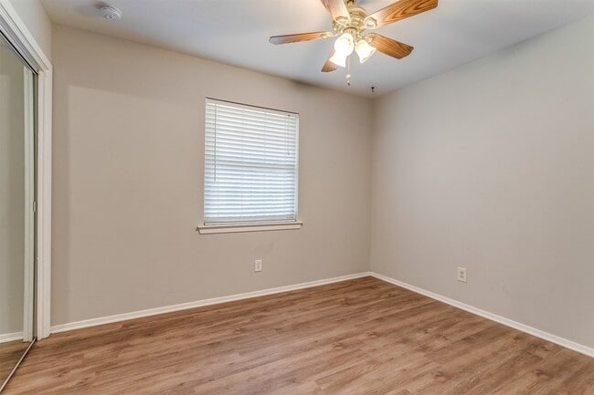 Foto del edificio - 2221 N Mill St