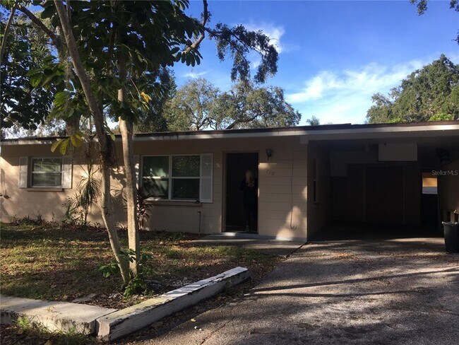 Building Photo - 815 Margo St