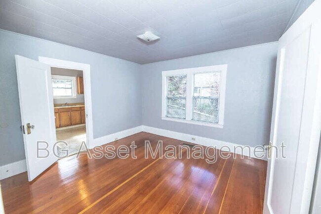 Foto del edificio - 3940 Whittle Ave