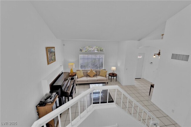 Foto del edificio - 2128 Desert Pines St