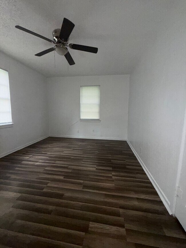 Foto del edificio - Cozy 3 bedroom house
