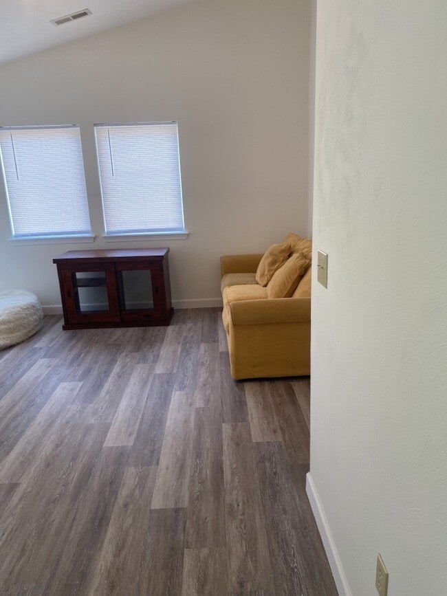 Photo - 1448 Devon Ln House