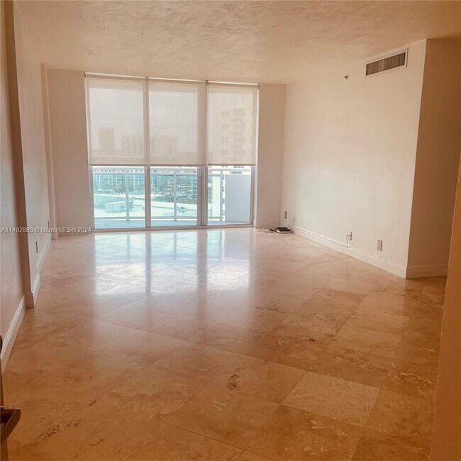 Building Photo - 3001 S Ocean Dr
