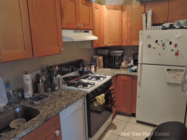 Building Photo - 19 Highgate St