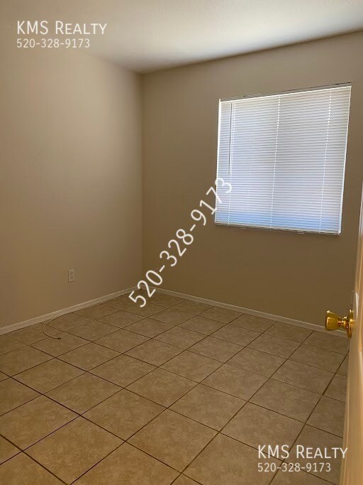 Building Photo - 3 Bedroom 2 Bath- 6279 S Truth Pl- OWNER /...