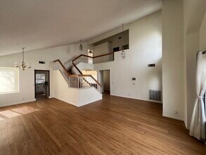 Building Photo - 3242 Rollingridge Ave