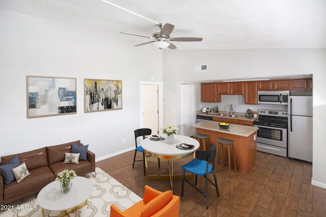 Building Photo - 1602 E Ocotillo Rd