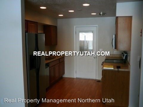 Building Photo - 881 40th St