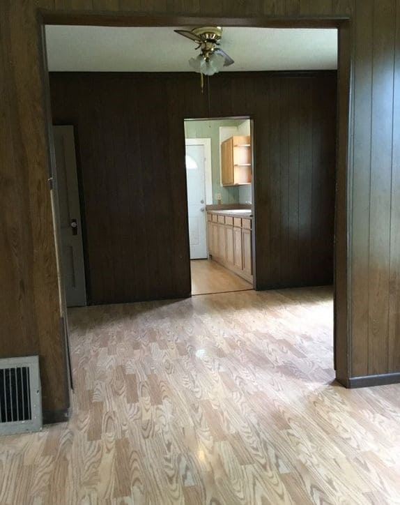Building Photo - Large House- Brand new updates.