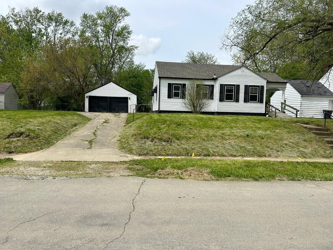 1917 Drexel Dr, Anderson, IN 46011 House Rental in Anderson, IN