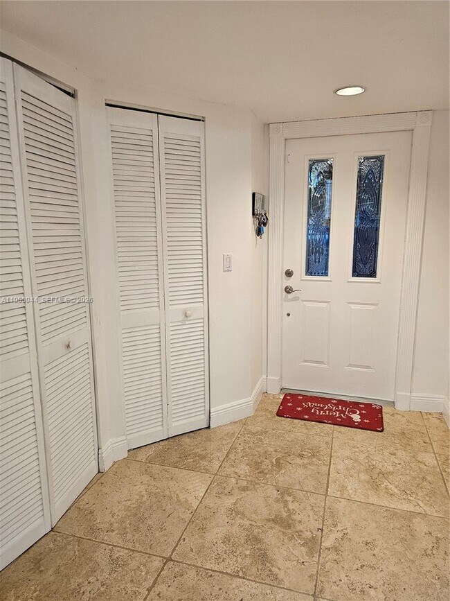 Foto del edificio - 9781 SW 138th Ave