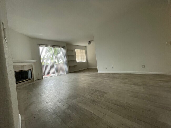 Living Room - 21858 S Vermont Ave