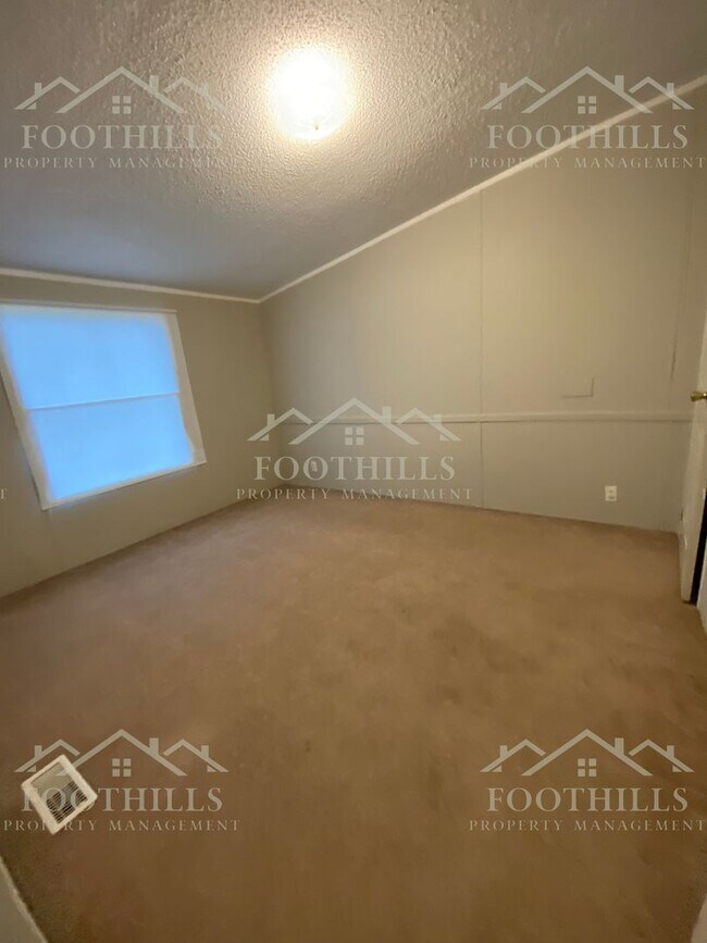 Foto del edificio - Peaceful Pondside Living – 3BR/2BA Home wi...