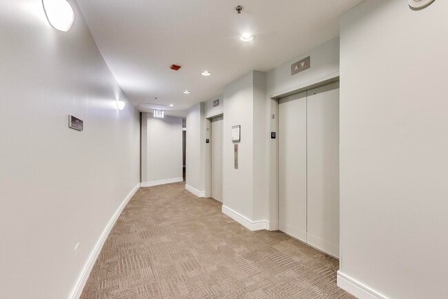 Foto del edificio - 212 W Washington St