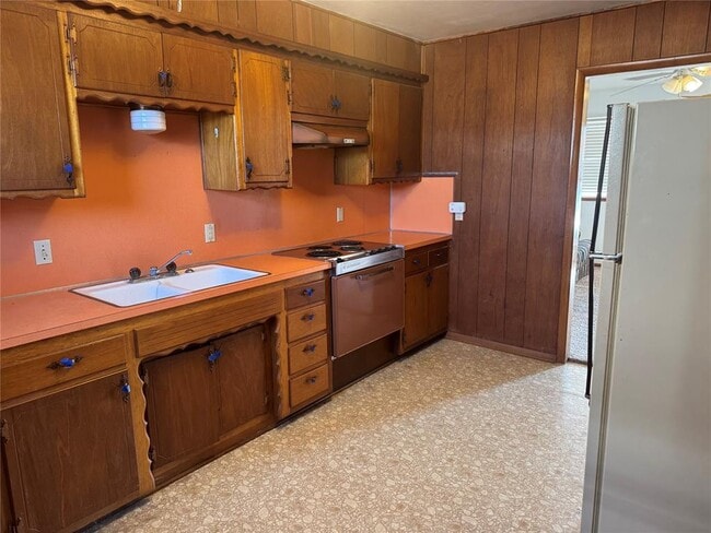 Foto del edificio - 1303 Meadow Ln