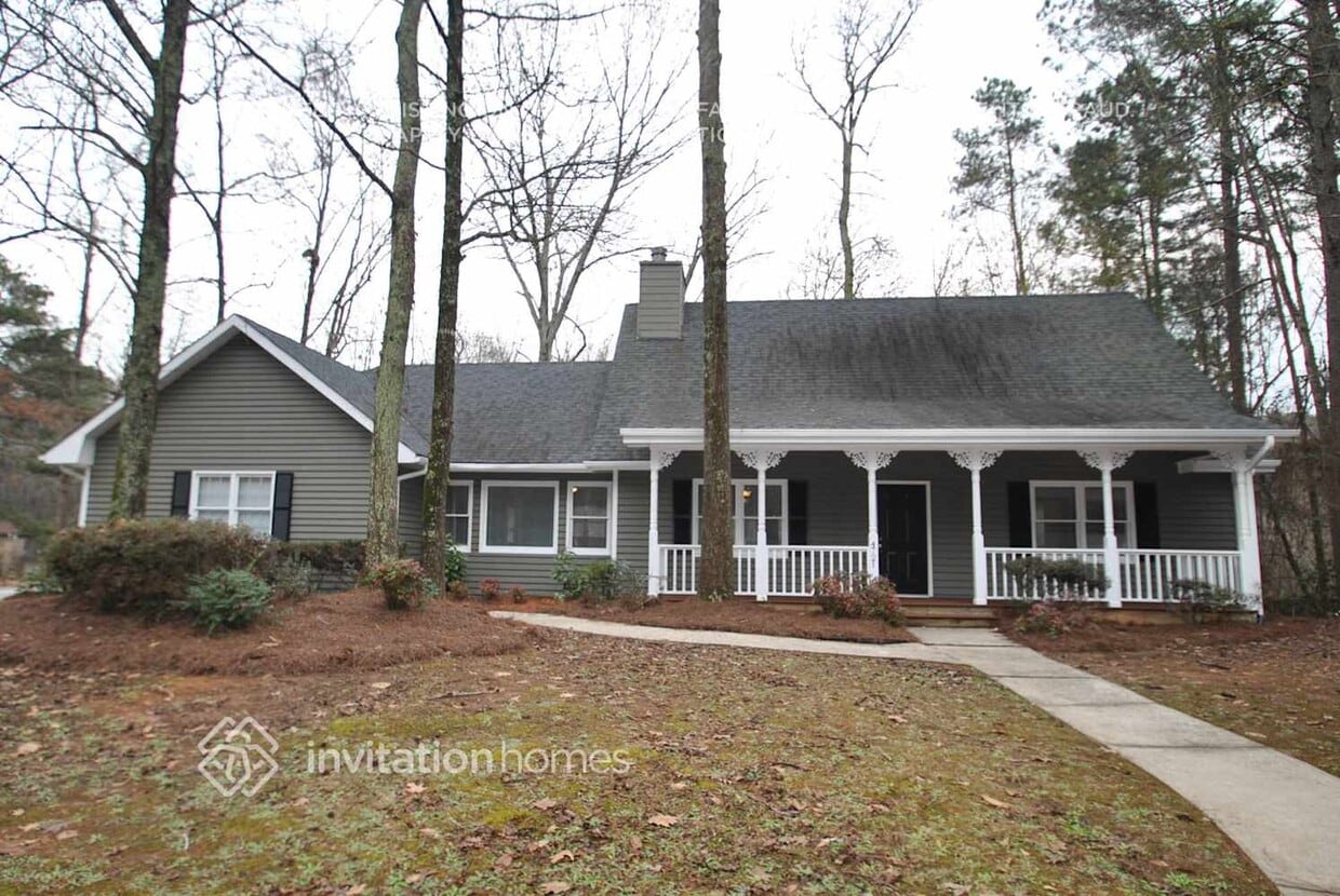 Primary Photo - 4721 W Lake Dr SE