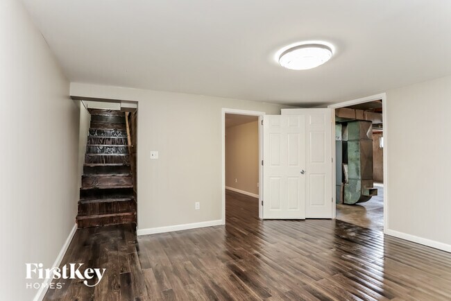Building Photo - 2770 Rosewood Dr