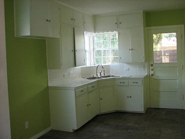 Foto del edificio - 7414 Robin Rd