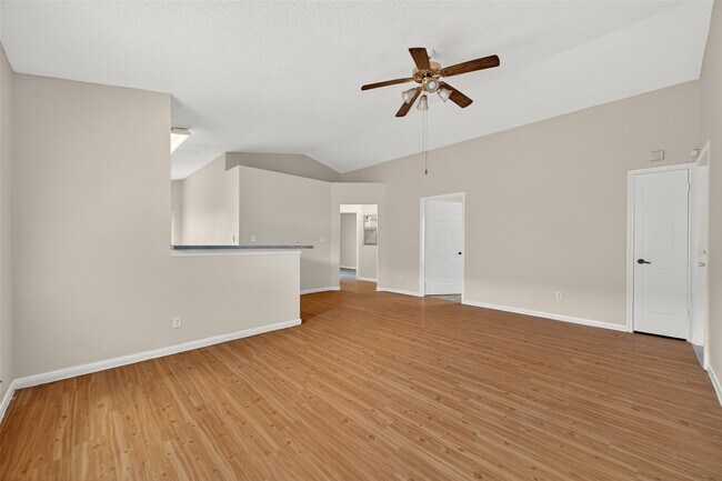 Foto del edificio - 15715 Ridgegate Rd