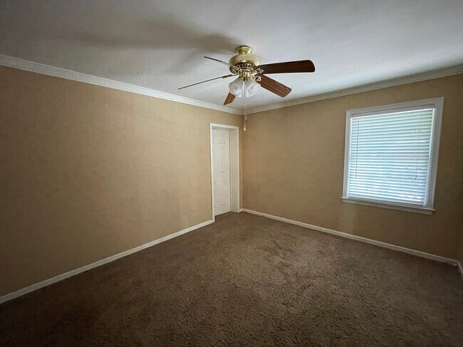 Foto del edificio - 2208 White Oak Dr