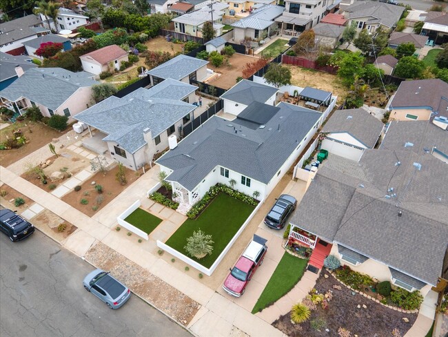 Building Photo - 702 Eucalyptus St