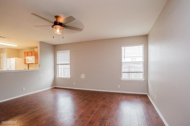 Foto del edificio - 3 br, 2 bath House - 512 Mitchell Dr