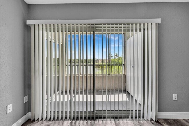 Foto del edificio - 2803 N Oakland Forest Dr