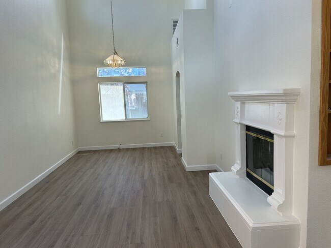 Foto del edificio - 597 Canvasback Ct