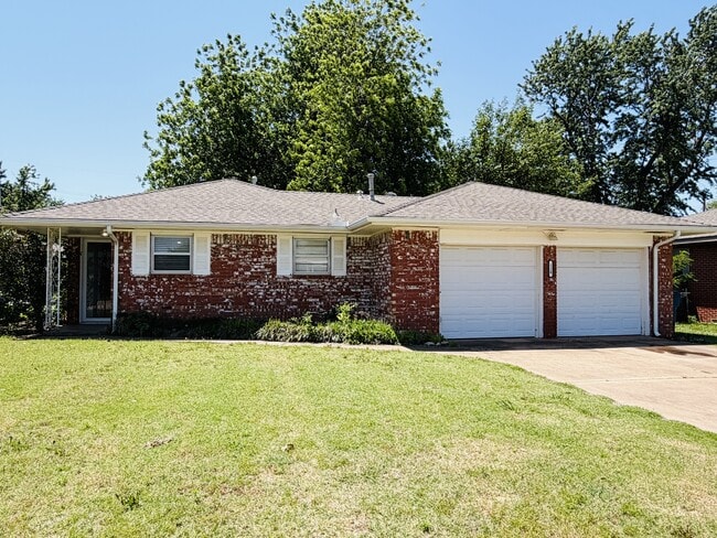 Photo - 120 Elwood Dr House