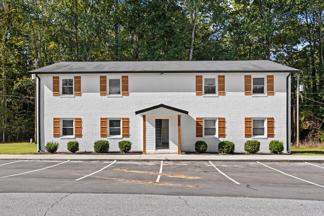 Foto del edificio - Green Forest Apartments