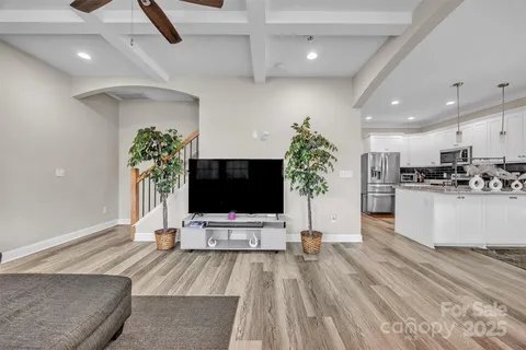 Foto del edificio - 2510 Snow Creek Rd NE