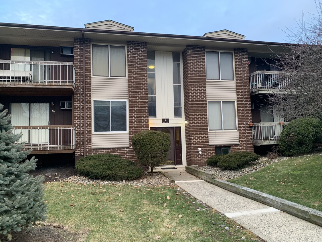 43 Country Club Ln, Pomona, NY 10970 - Condo for Rent in Pomona, NY ...