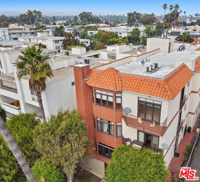 Building Photo - 911 5th St